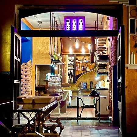 Haraburdi Recyclart Hotel Kostelec nad Orlici Ngoại thất bức ảnh